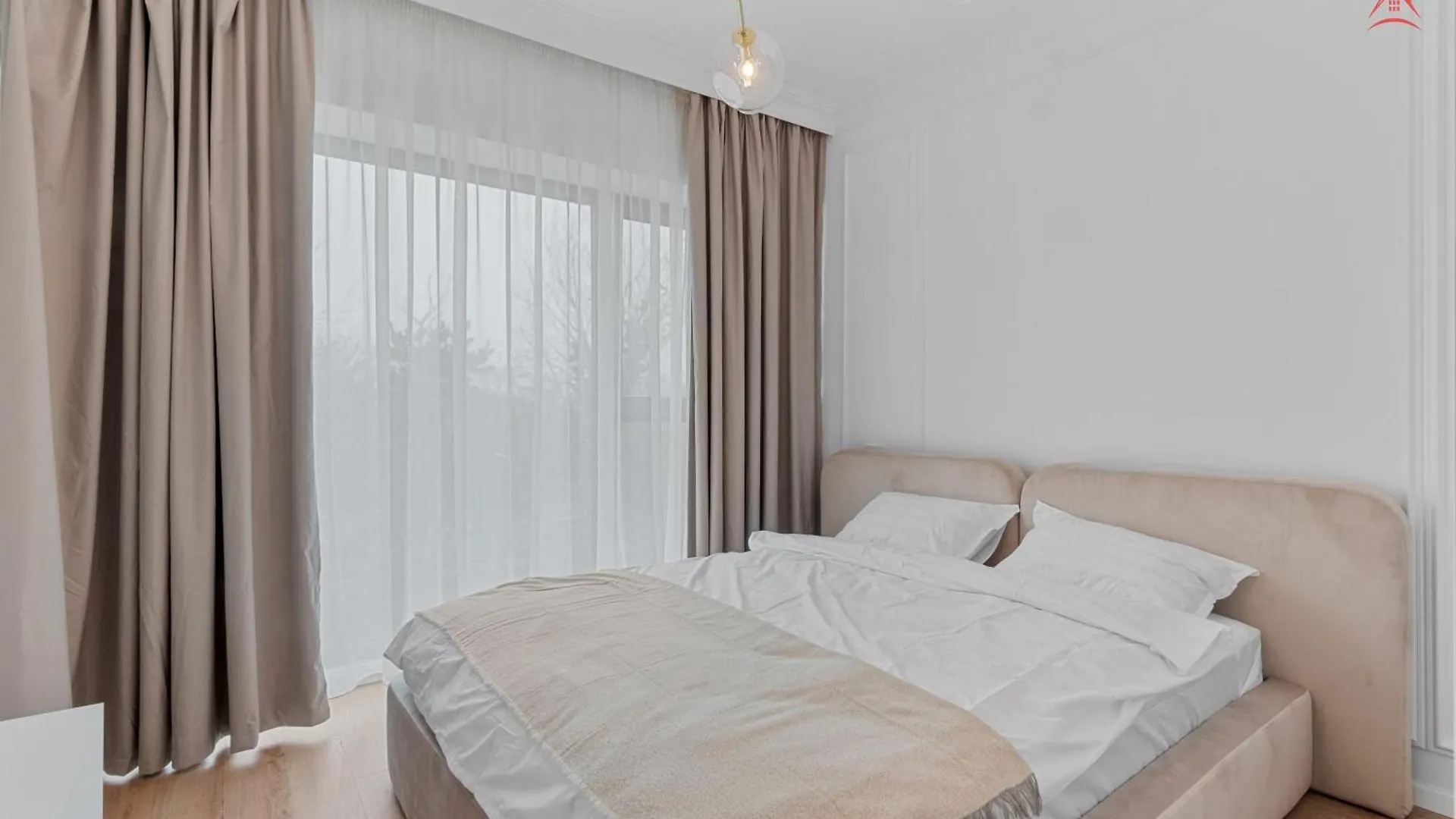 The Light Home Bukarest 0*,